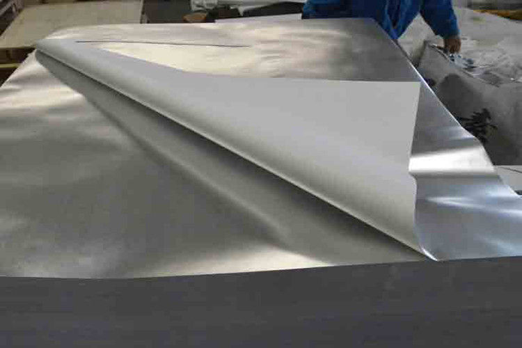 69 - 83 GSM Waterproof Silver Vacuum Metallized Paper For Wet Strength Label bir